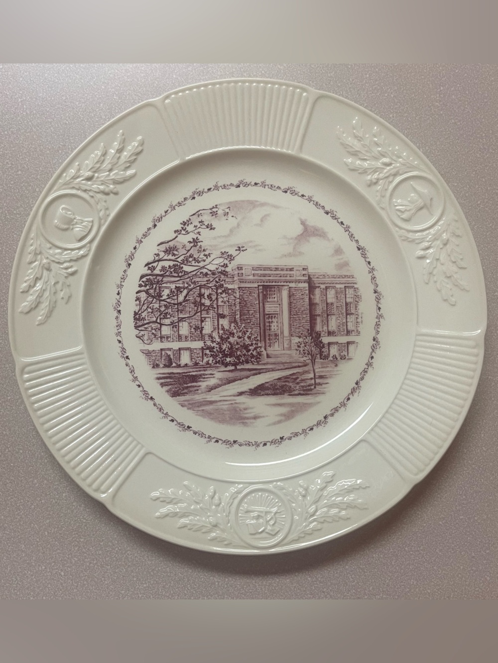 Vintage Wedgwood Swarthmore College Martin Laboratory 10.75" Plate Ivy 1964 MCM
